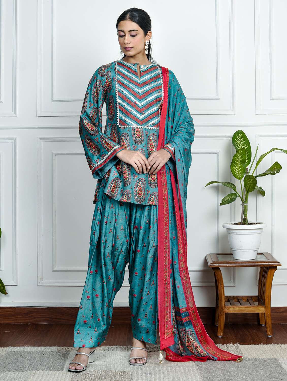 women printed long sleeve kurta salwar with dupatta set - 22185087 -  Zoom Image - 0