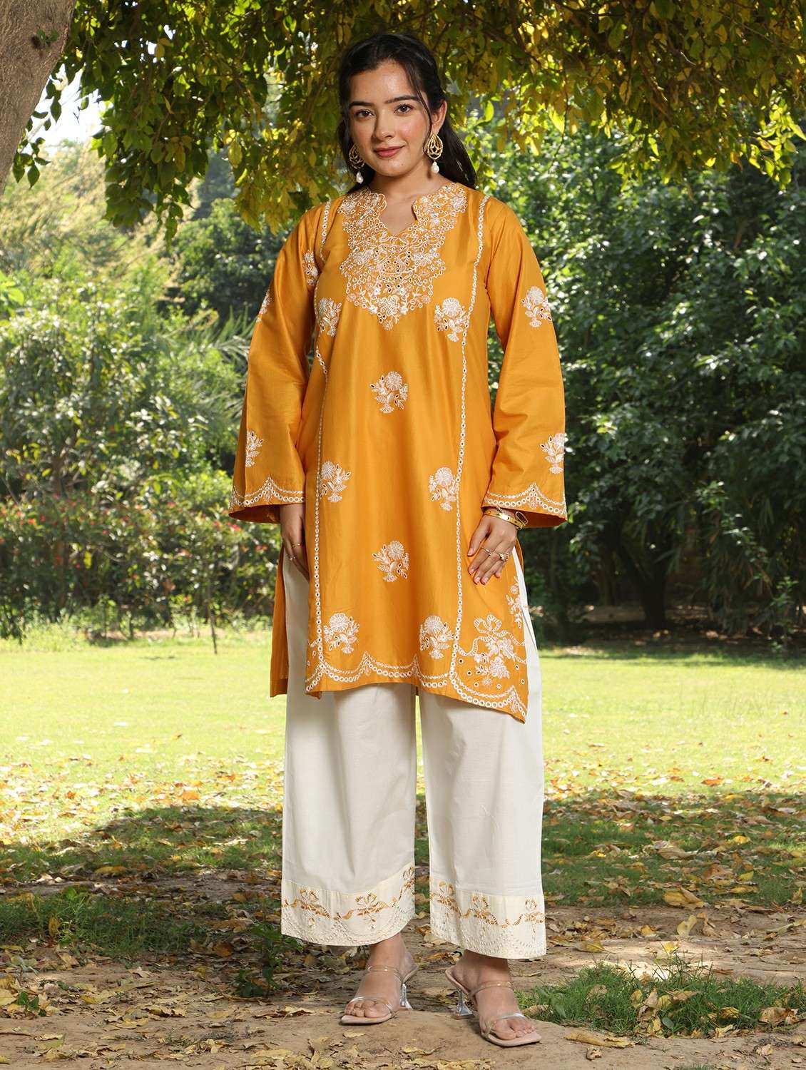 women solid with work long sleeve straight kurta 