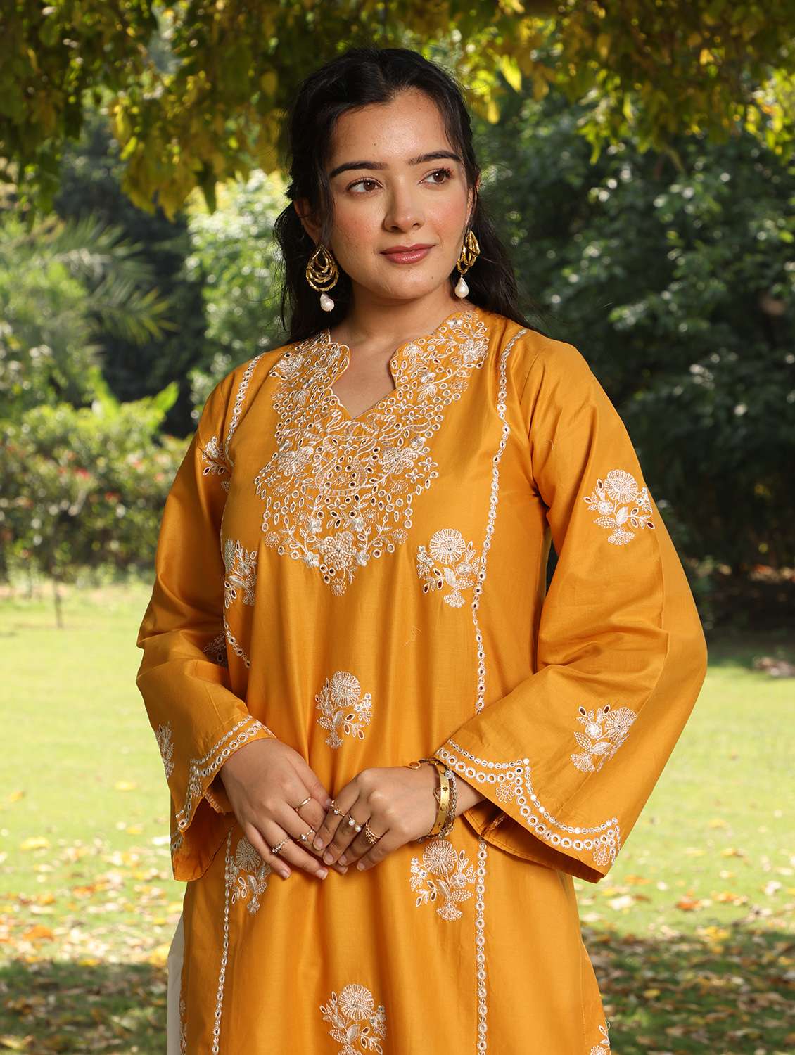 women solid with work long sleeve straight kurta  - 22185115 -  Standard Image - 3