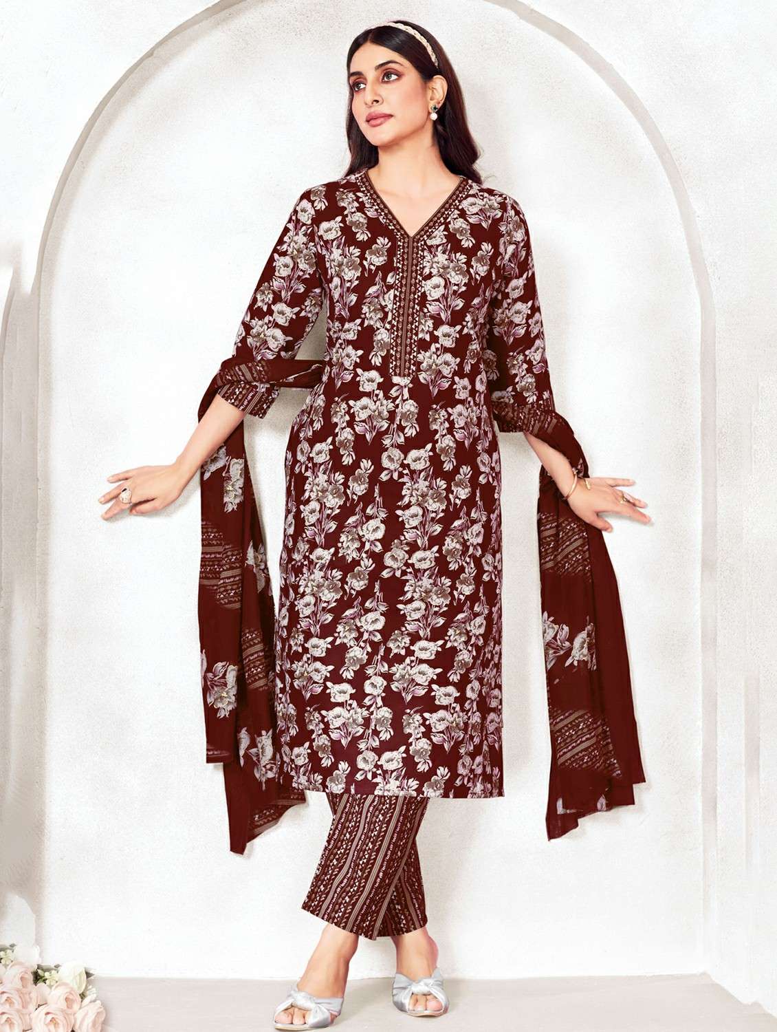 women floral printed three quarter sleeve kurta pant with dupatta set