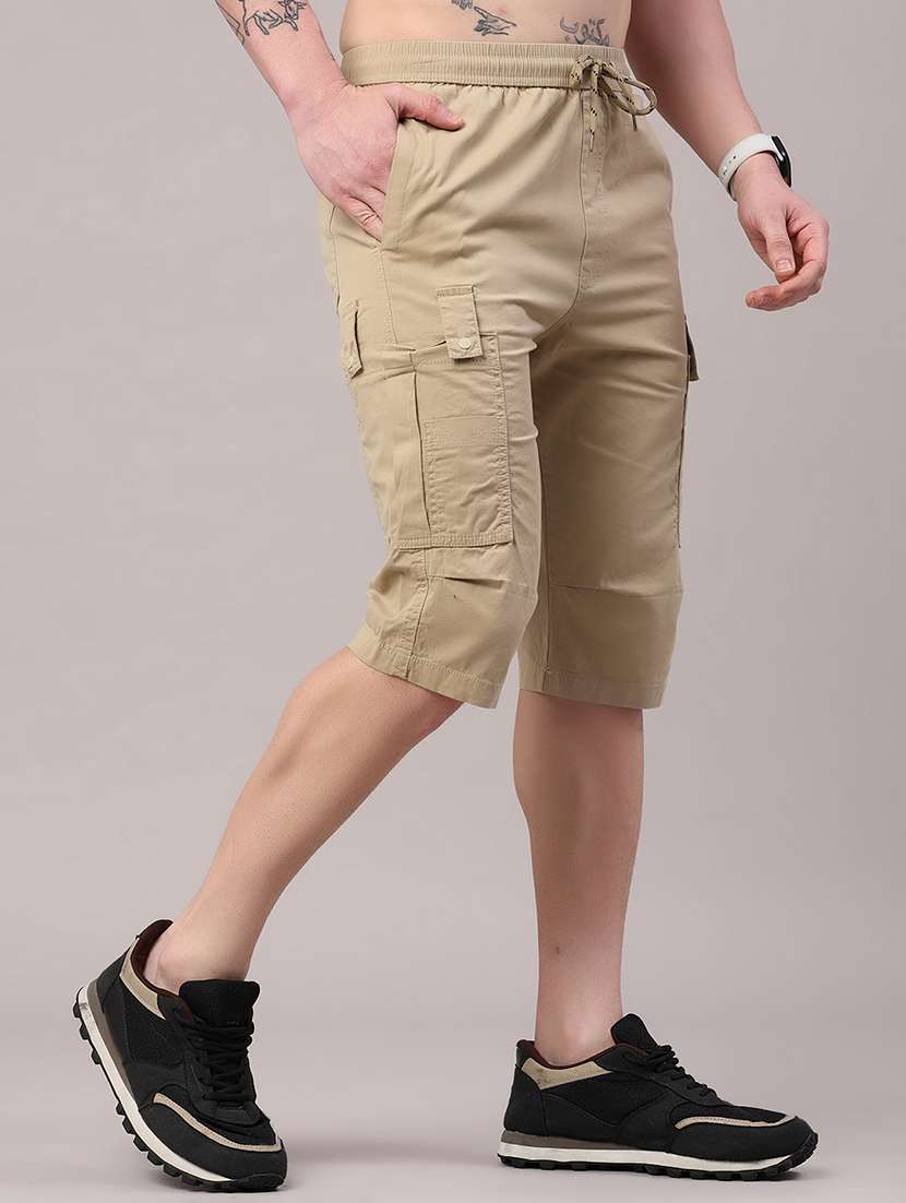 men solid mid rise three fourth shorts - 22185473 -  Standard Image - 3