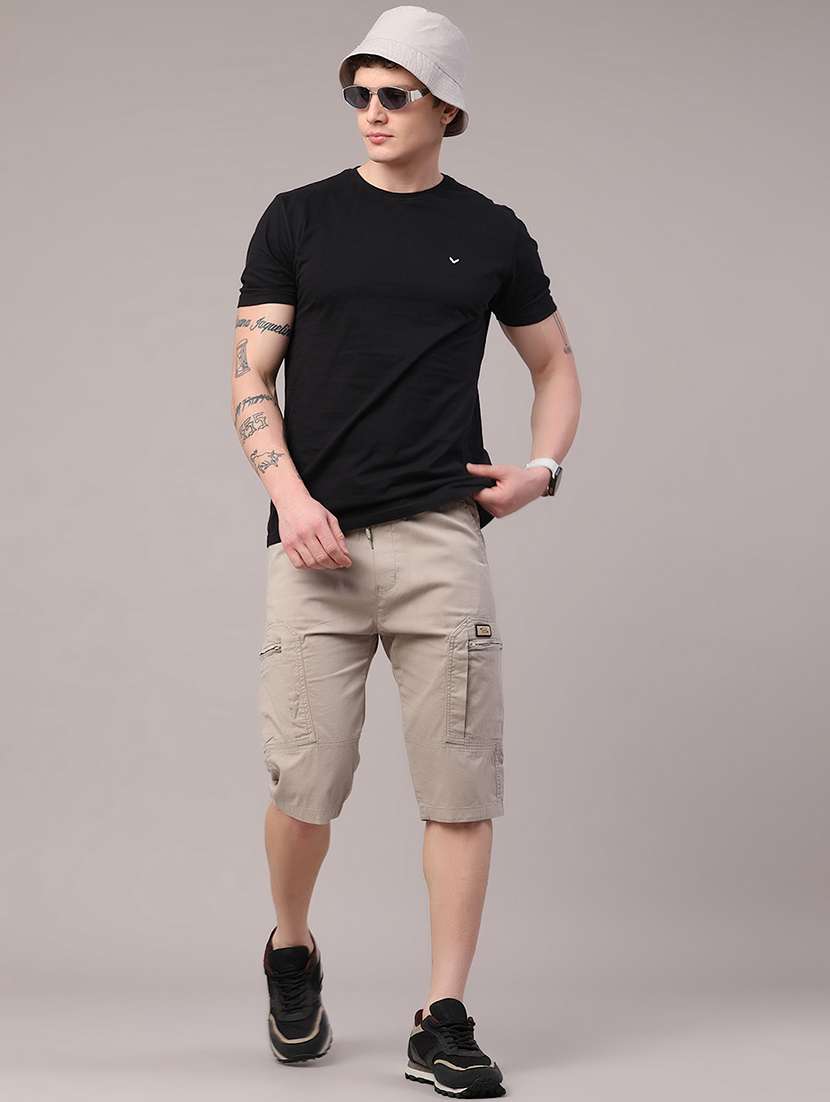 men solid mid rise three fourth cargo shorts - 22185474 -  Standard Image - 5