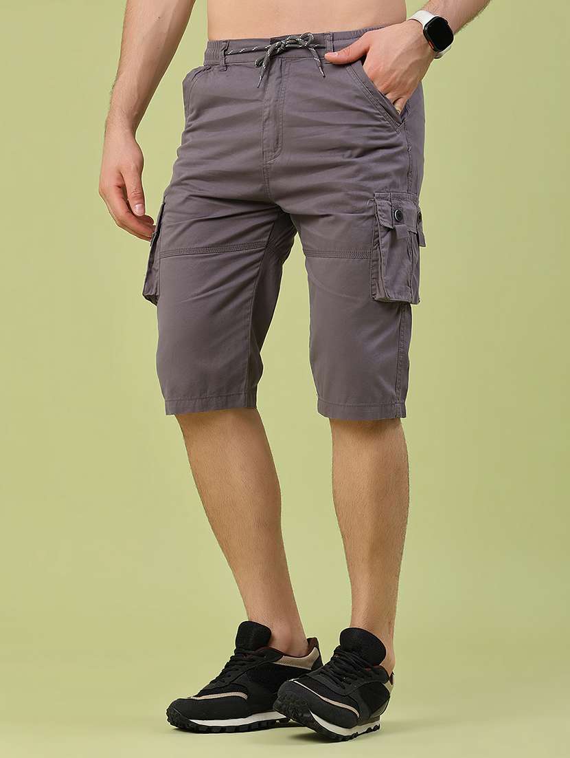 men solid mid rise three fourth cargo shorts - 22185573 -  Standard Image - 3