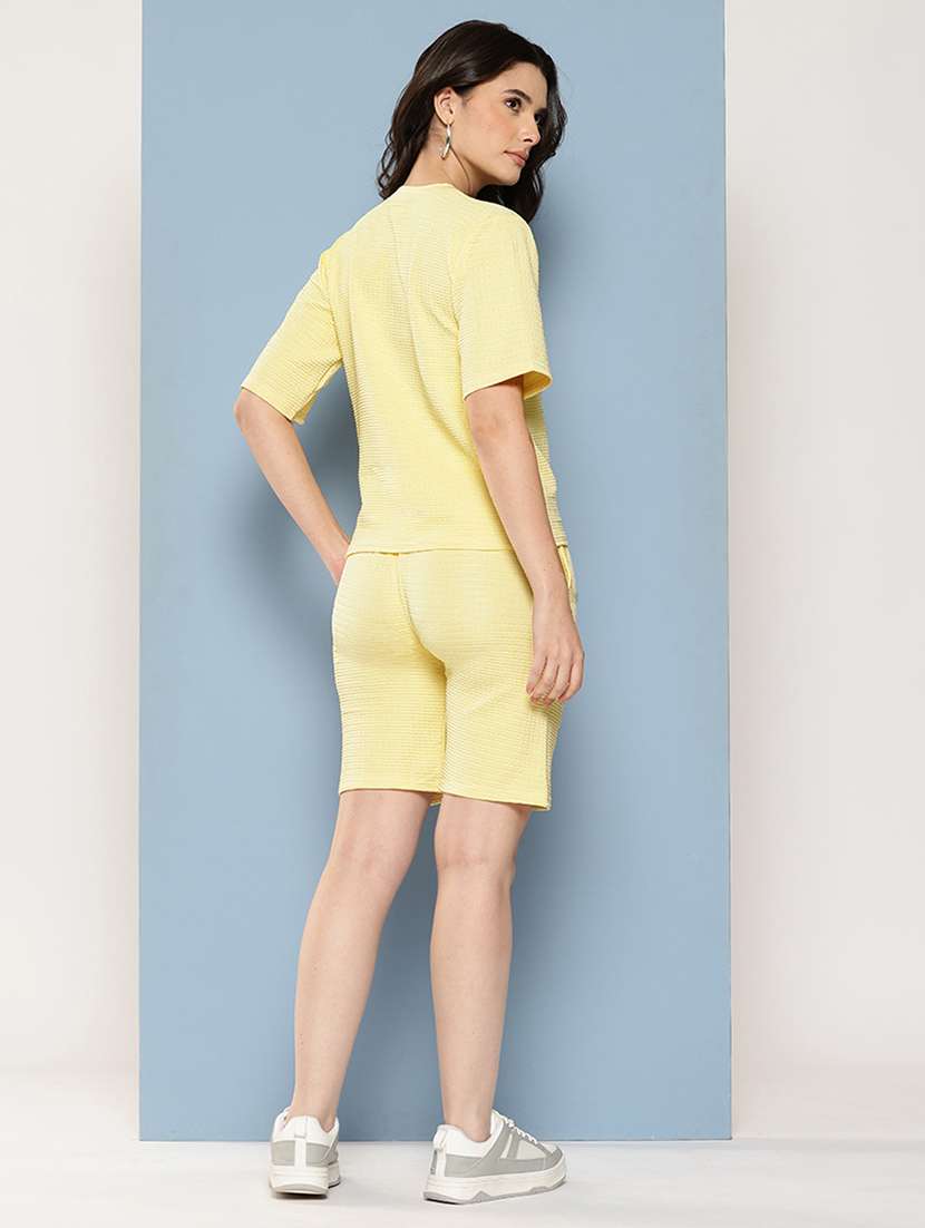 women printed top and shorts co-ord set - 22186139 -  Standard Image - 3