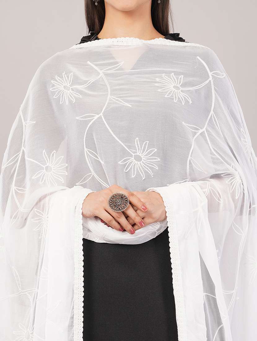 women solid with work embroidered dupatta  - 22186216 -  Standard Image - 5