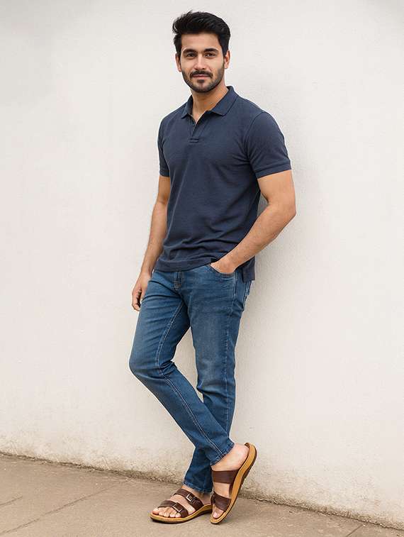 men solid toe seperator sandal - 22186257 -  Standard Image - 3