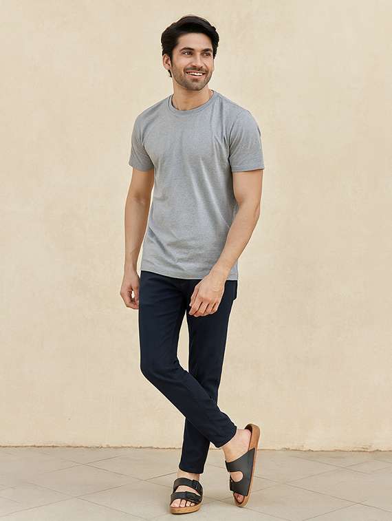 men solid toe seperator sandal - 22186262 -  Standard Image - 3