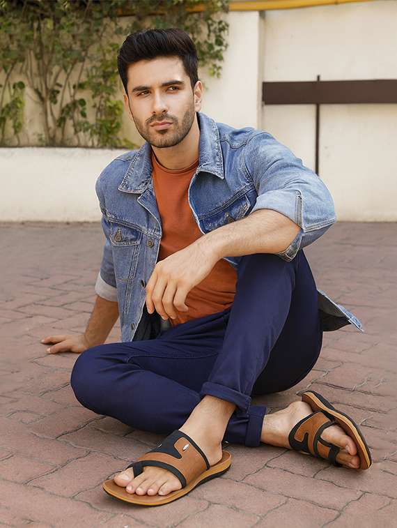 men color block toe seperator sandal - 22186305 -  Standard Image - 3