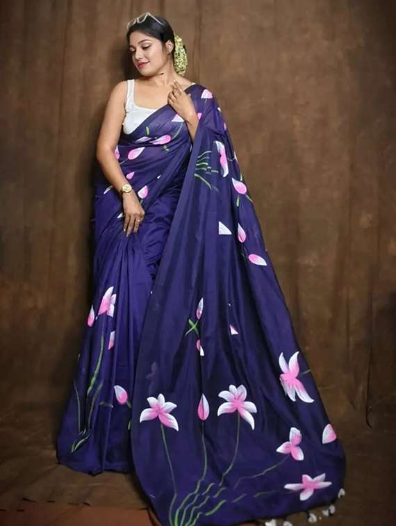 women floral printed saree with blouse