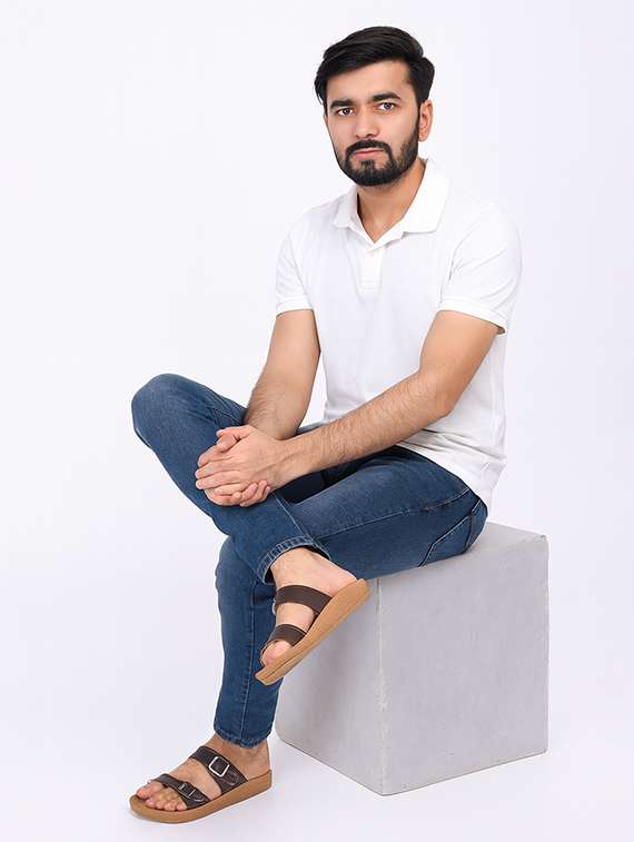 men solid toe seperator sandal - 22186457 -  Standard Image - 3