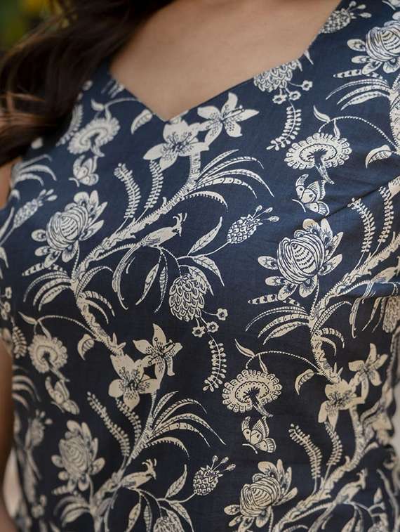 women floral sleeveless kurta pant with dupatta set - 22186920 -  Standard Image - 5