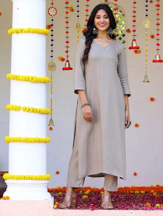 women solid with work three quarter sleeve kurta pant with dupatta set