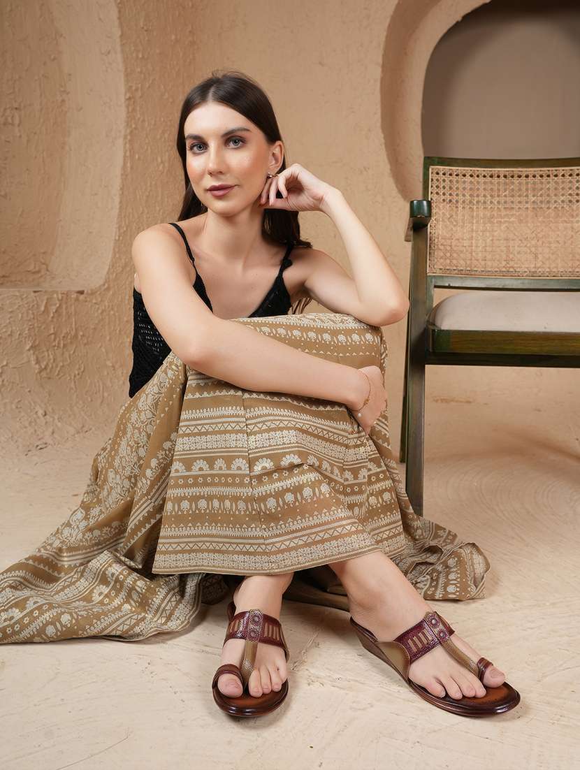 women slip on wedge - 22187015 -  Standard Image - 5