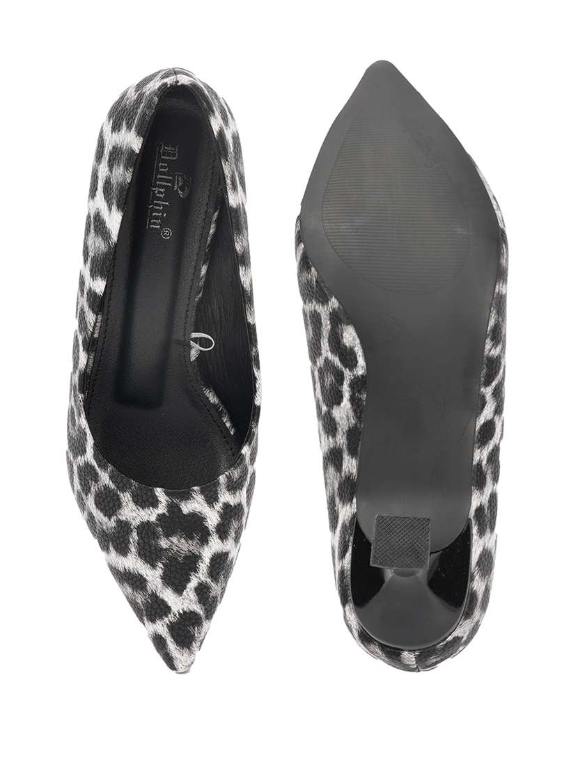 women slip on pump - 22187112 -  Standard Image - 3