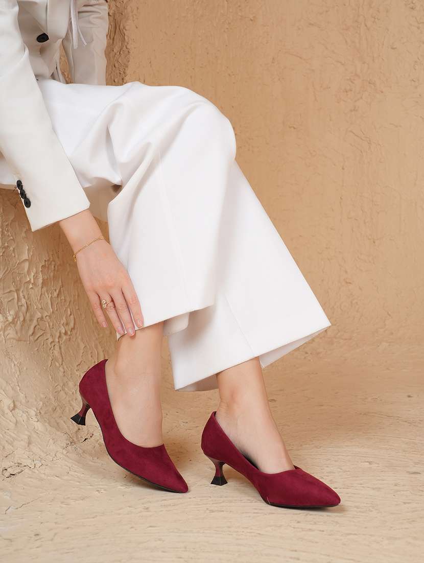 women slip on pump - 22187115 -  Standard Image - 5