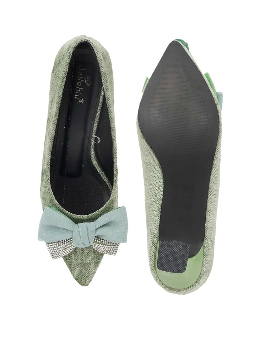 women slip on pump - 22187119 -  Standard Image - 3