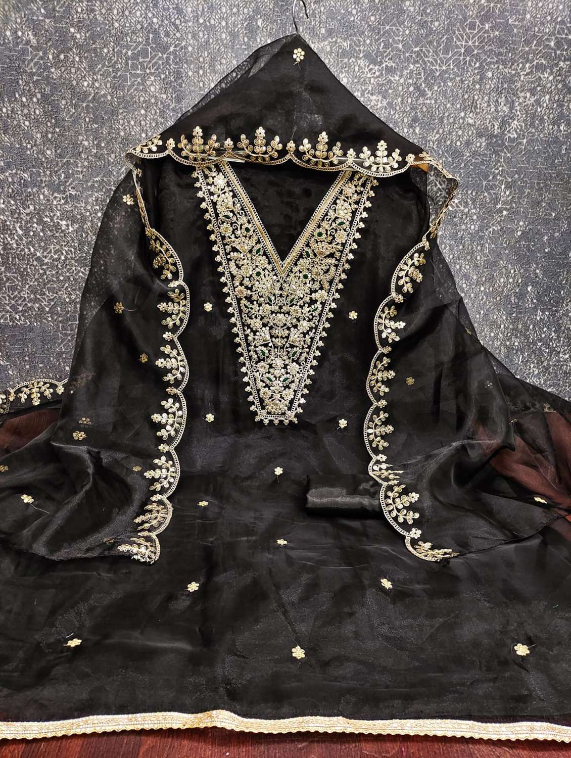 women solid with work embroidered unstitched suit set - 22187247 -  Standard Image - 3