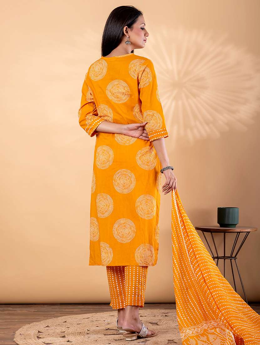 women printed three quarter sleeve kurta pant with dupatta set - 22187412 -  Standard Image - 3