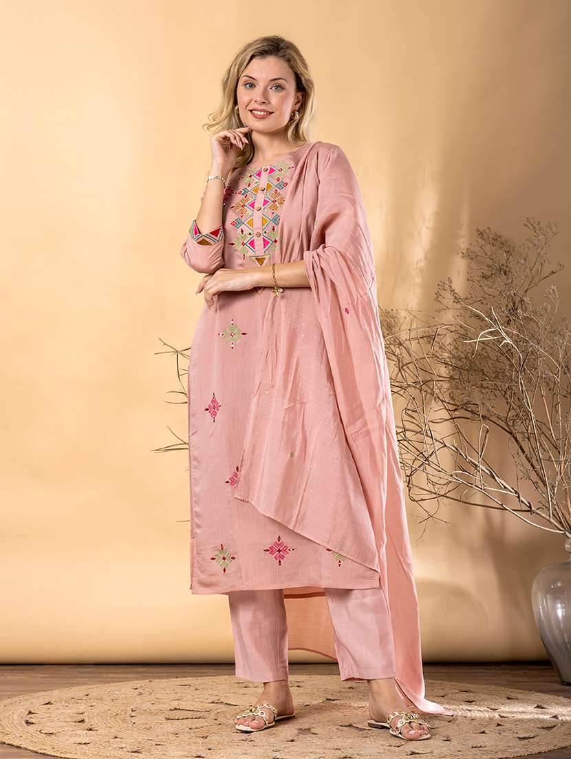 women solid with work three quarter sleeve kurta pant with dupatta set