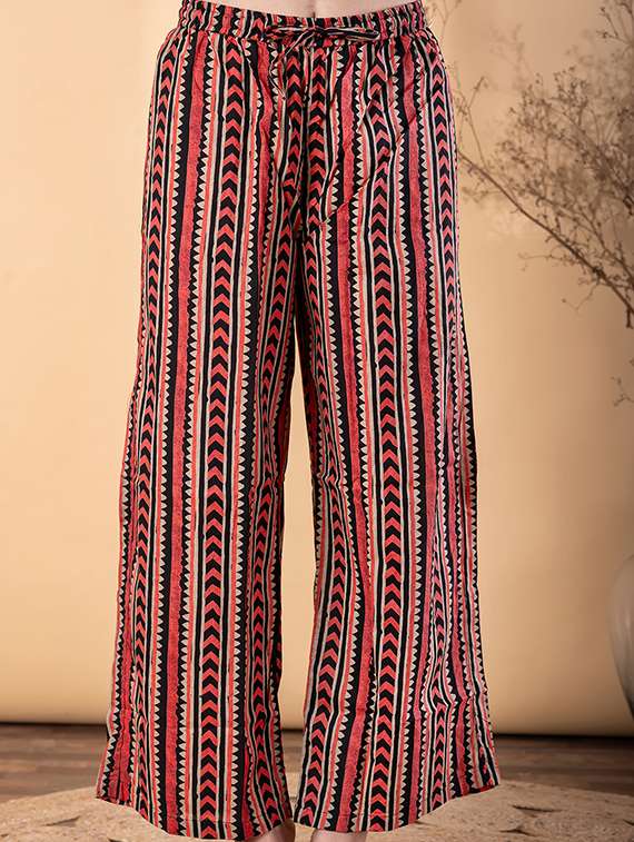 women floral three quarter sleeve kurta palazzo with dupatta set - 22187454 -  Standard Image - 5