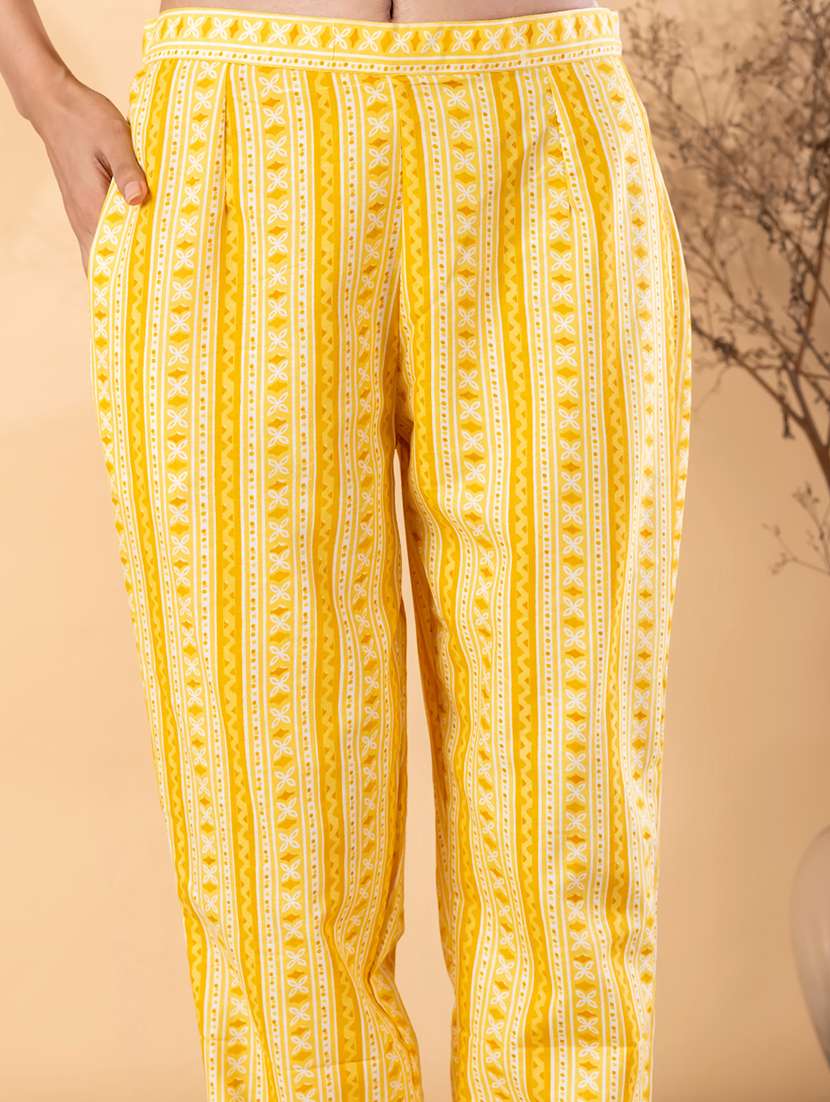 women floral three quarter sleeve kurta pant with dupatta set - 22187461 -  Standard Image - 5