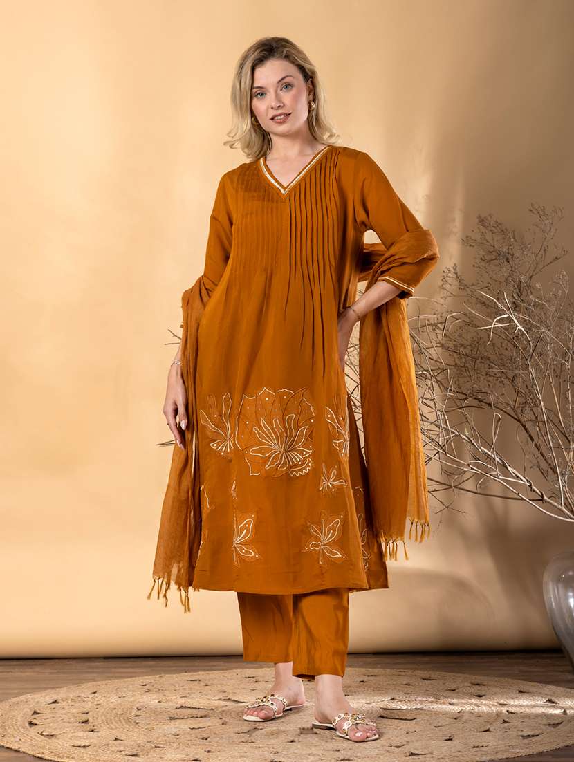 women solid with work three quarter sleeve kurta pant with dupatta set