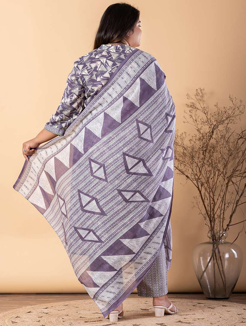 women plus size three quarter sleeve kurta pant with dupatta set - 22187479 -  Standard Image - 3