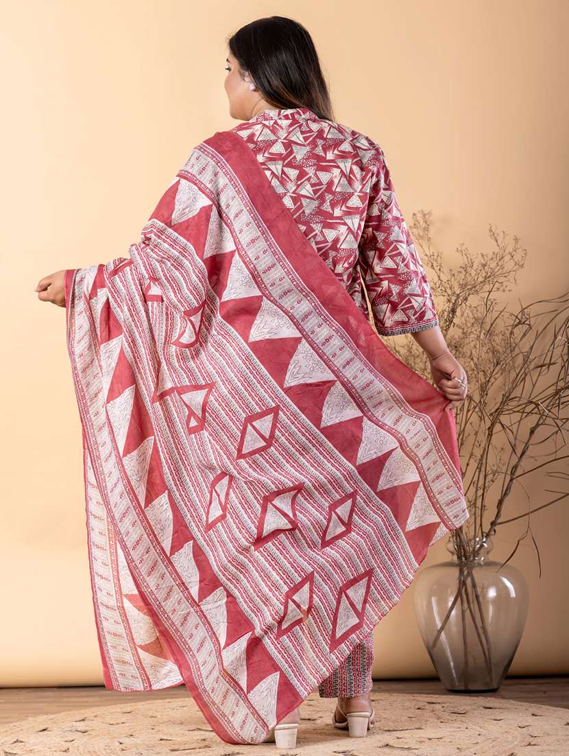 women plus size three quarter sleeve kurta pant with dupatta set - 22187480 -  Standard Image - 3