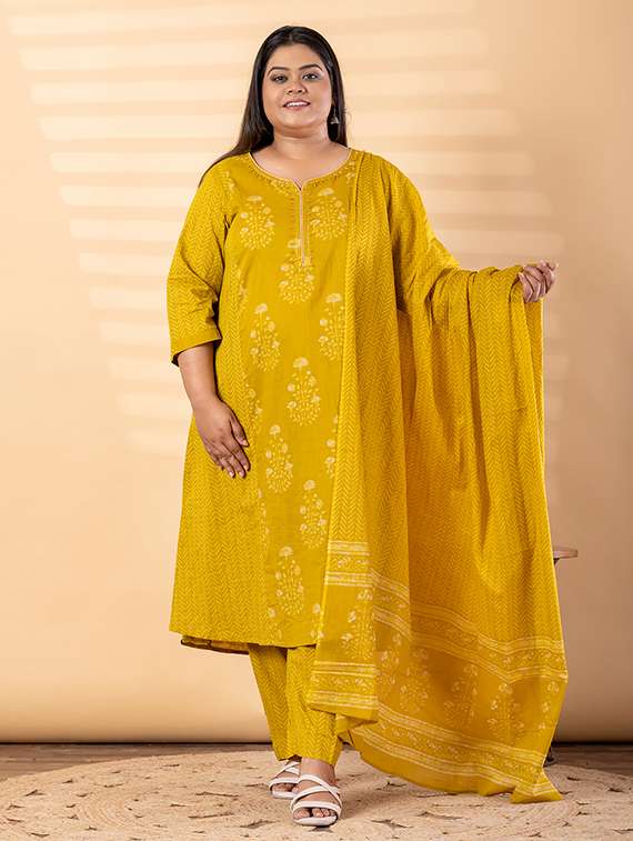 women plus size three quarter sleeve kurta pant with dupatta set