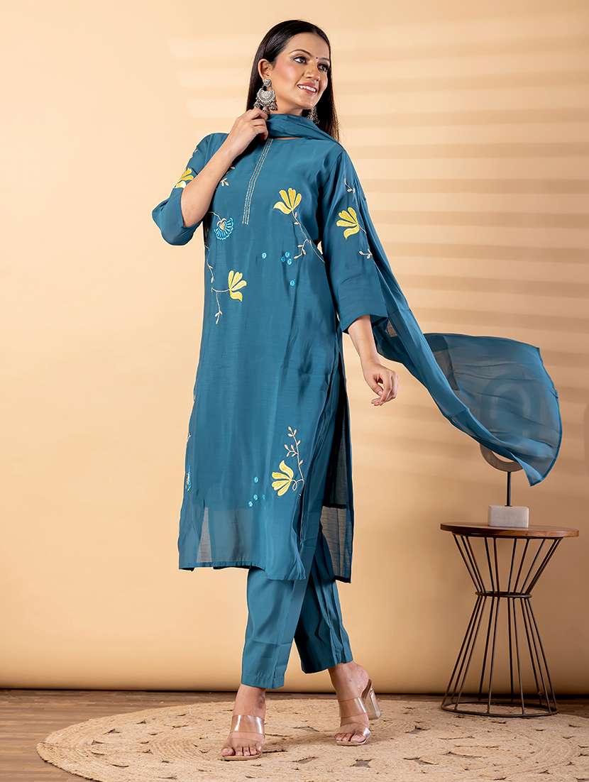 women solid with work three quarter sleeve kurta pant with dupatta set