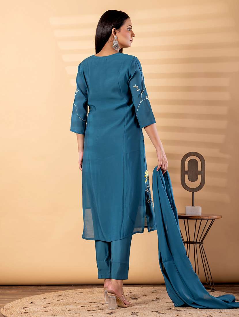Women Solid With Work Three Quarter Sleeve Kurta Pant With Dupatta Set - 22187491 -  Standard Image - 3