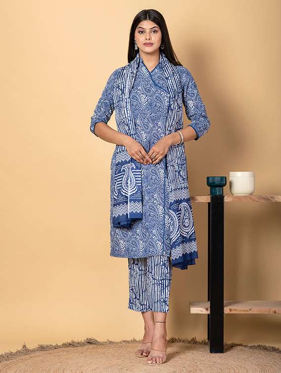 women paisley three quarter sleeve kurta pant with dupatta set