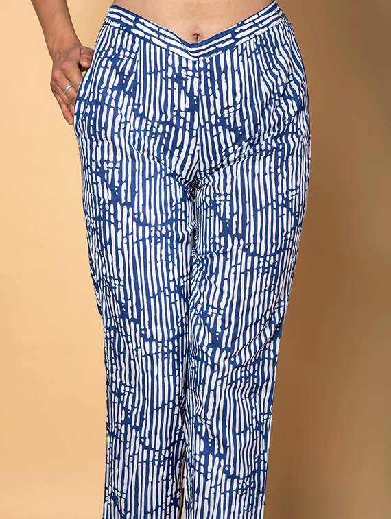 women paisley three quarter sleeve kurta pant with dupatta set - 22187498 -  Standard Image - 5