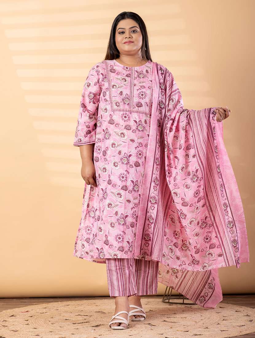 women plus size three quarter sleeve kurta pant with dupatta set