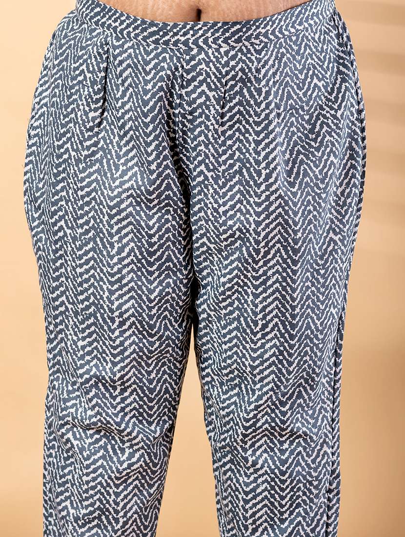 women plus size three quarter sleeve kurta pant with dupatta set - 22187524 -  Standard Image - 5