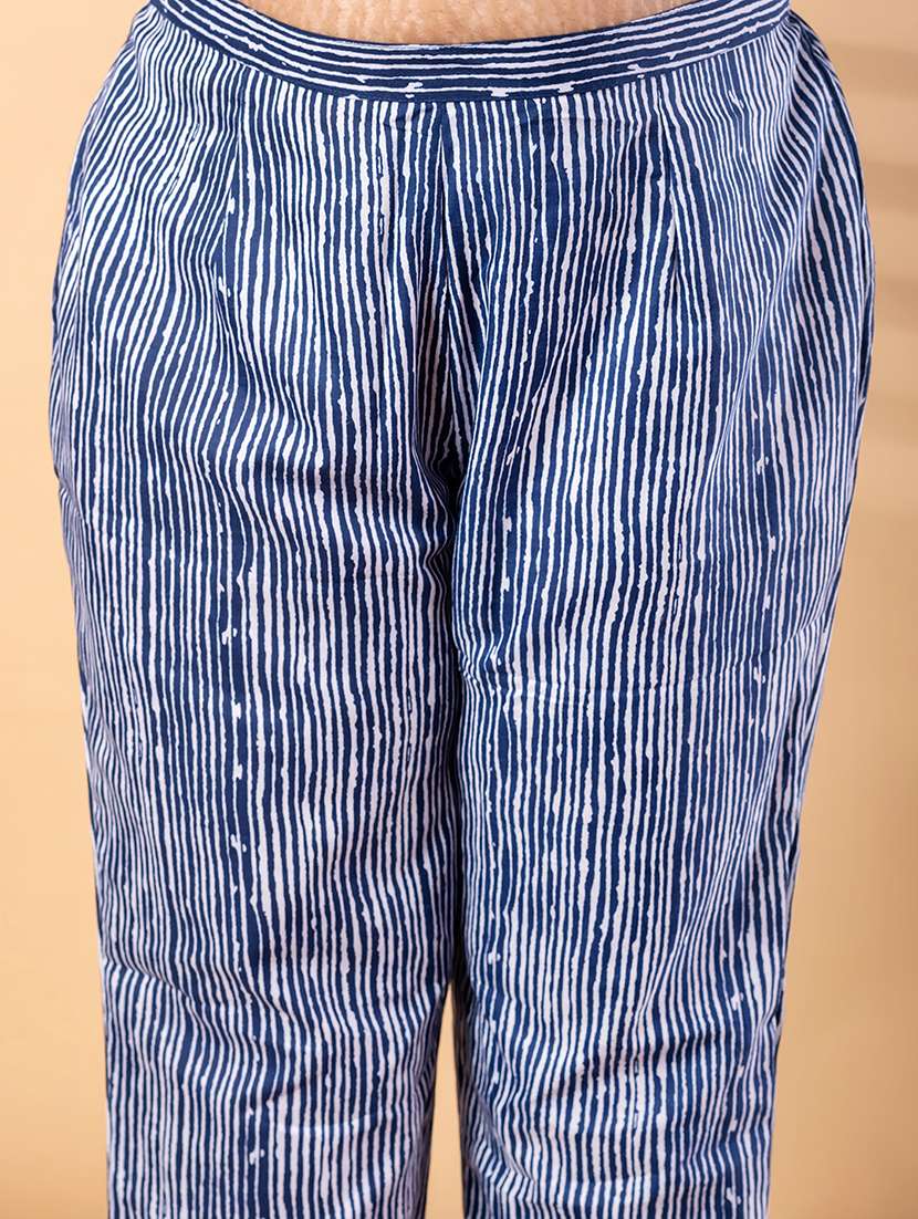 women plus size three quarter sleeve kurta pant with dupatta set - 22187526 -  Standard Image - 5