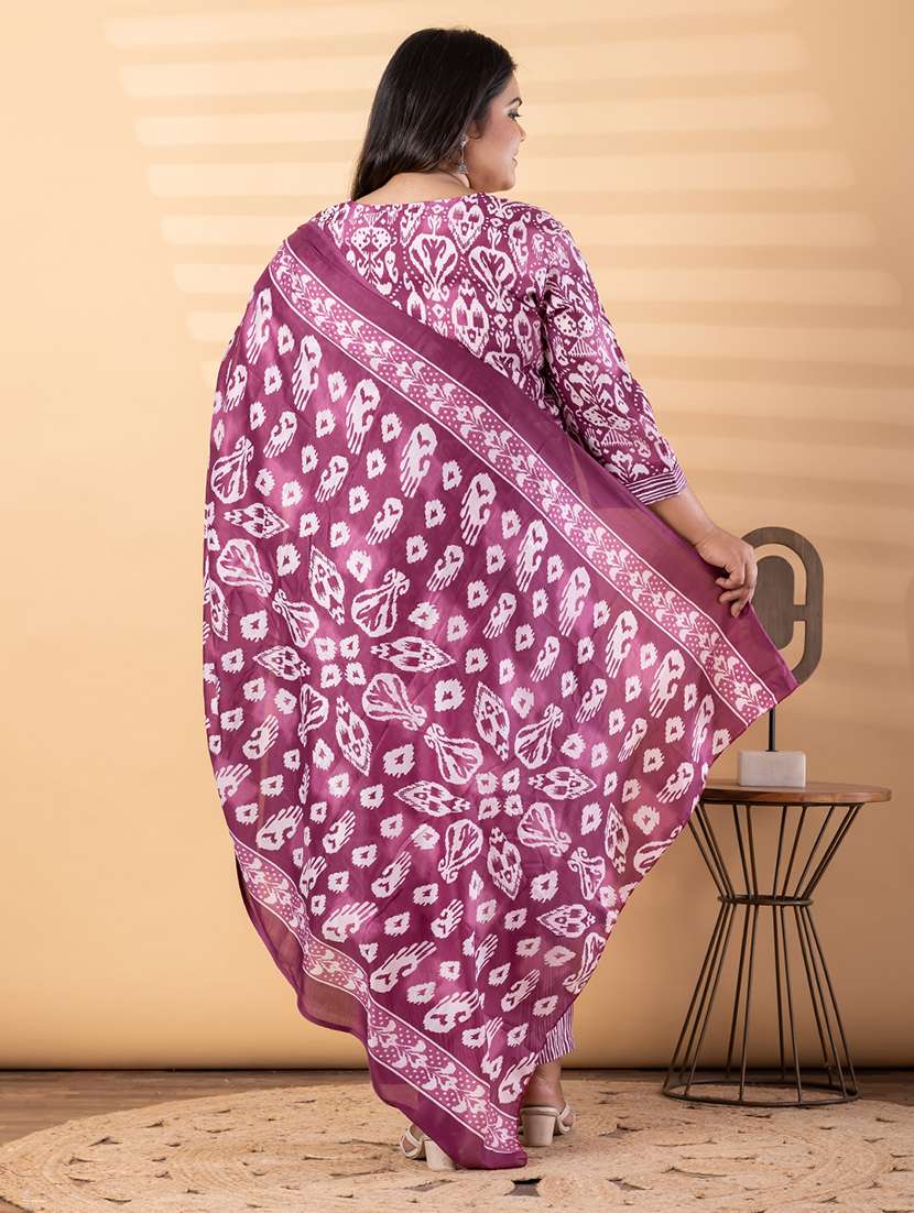 women plus size three quarter sleeve kurta pant with dupatta set - 22187527 -  Standard Image - 3