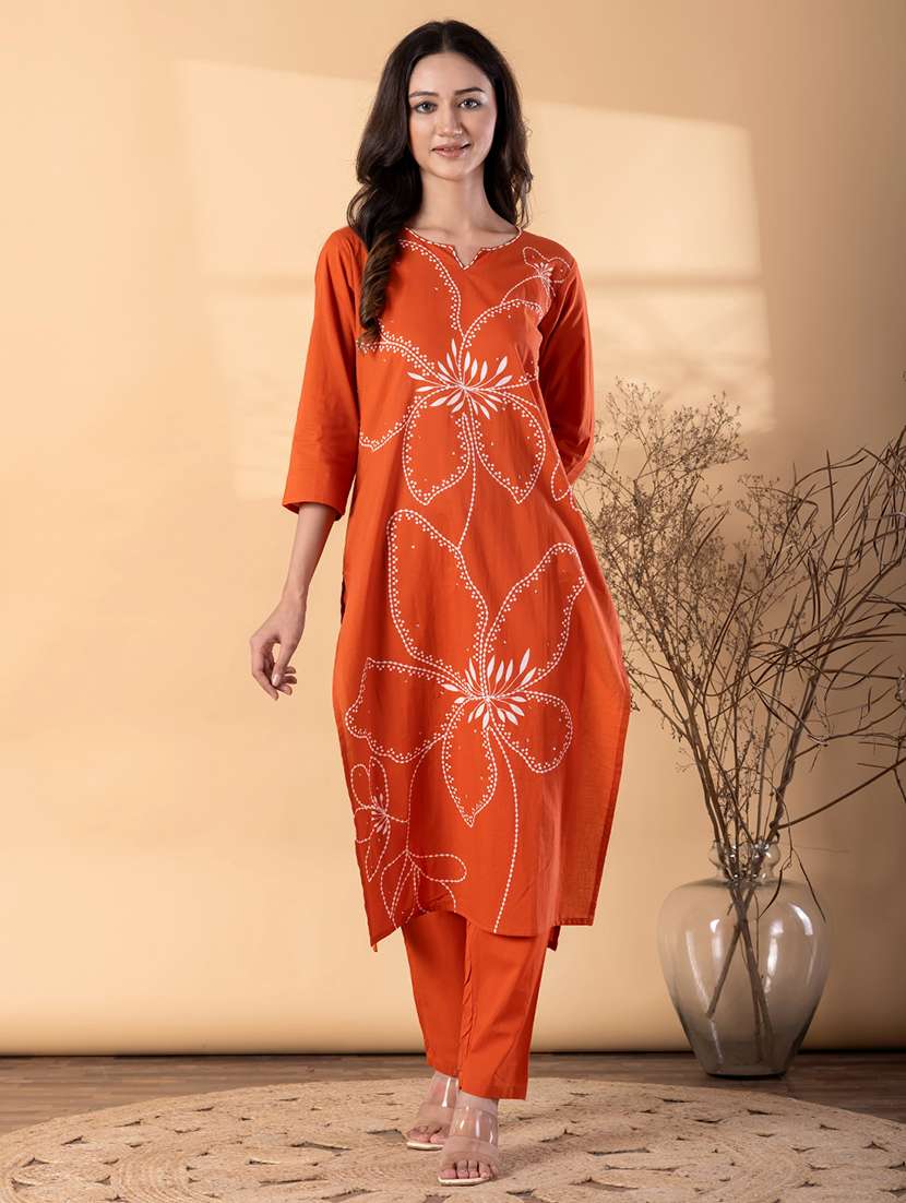 women printed three quarter sleeve kurta pant set 