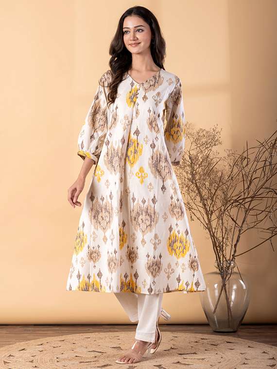 women ikat printed three quarter sleeve kurta pant set