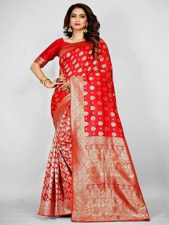 women self design kanjivaram saree with blouse