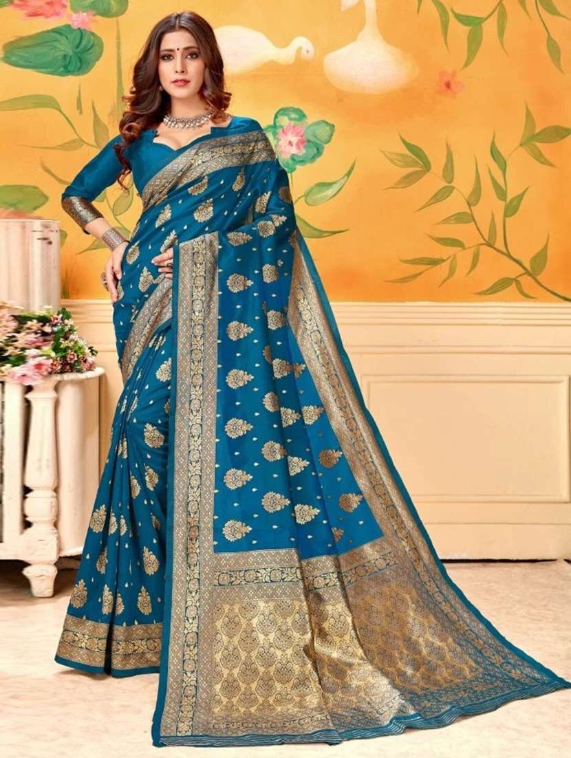 women self design kanjivaram saree with blouse