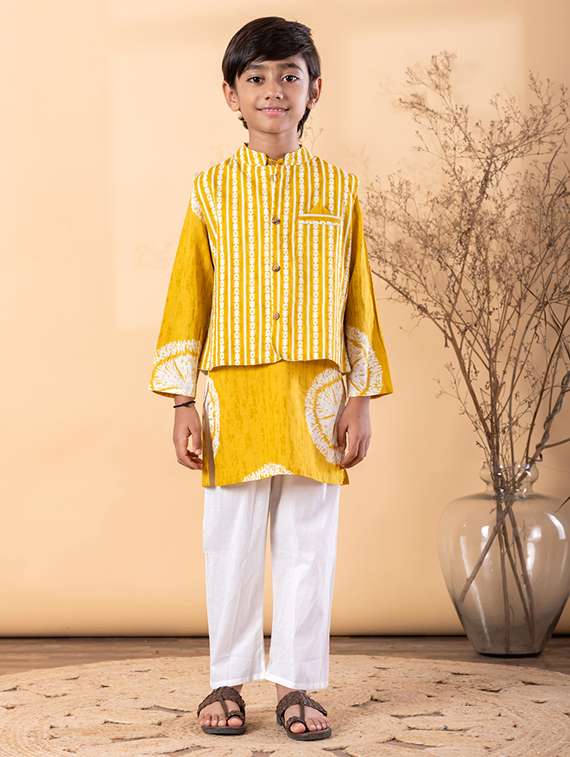 boys printed long sleeve kurta & pyjama set with jacket