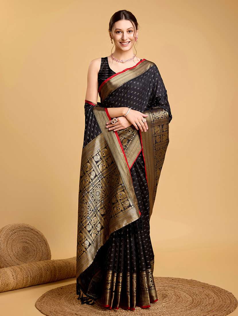women self design bordered saree with blouse - 22187776 -  Zoom Image - 0