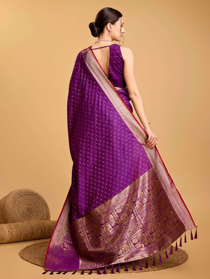 women self design bordered saree with blouse - 22187780 -  Standard Image - 3