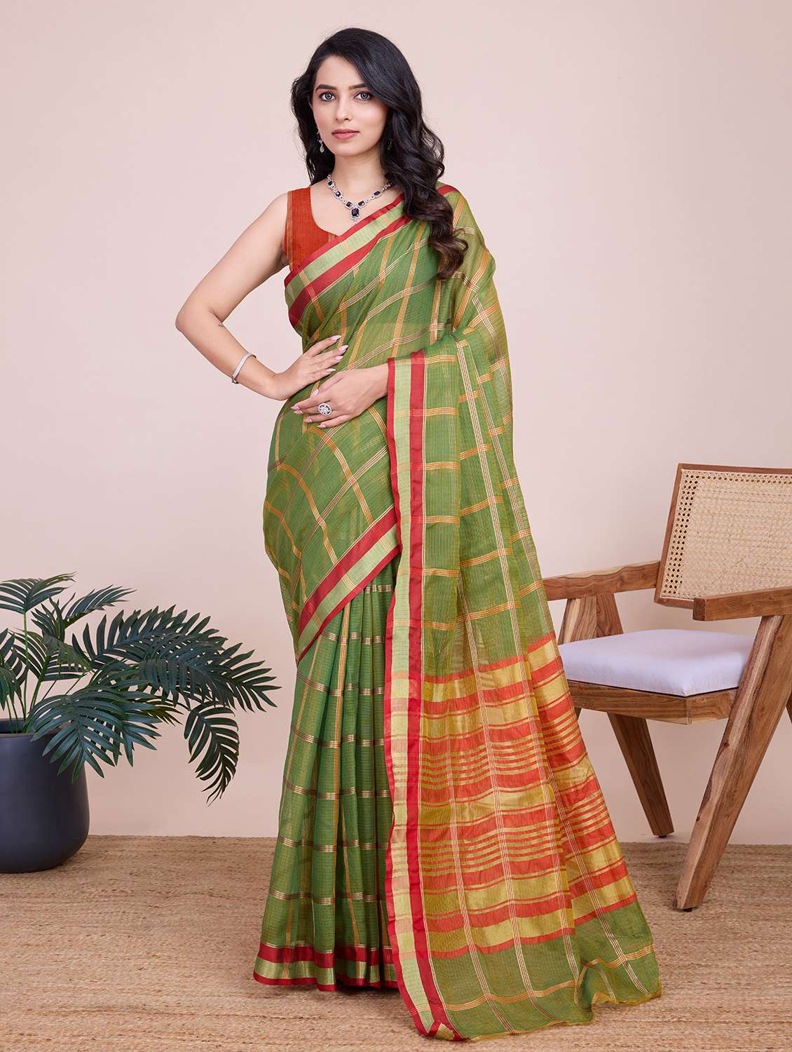 women checkered bordered saree with blouse - 22187800 -  Zoom Image - 0