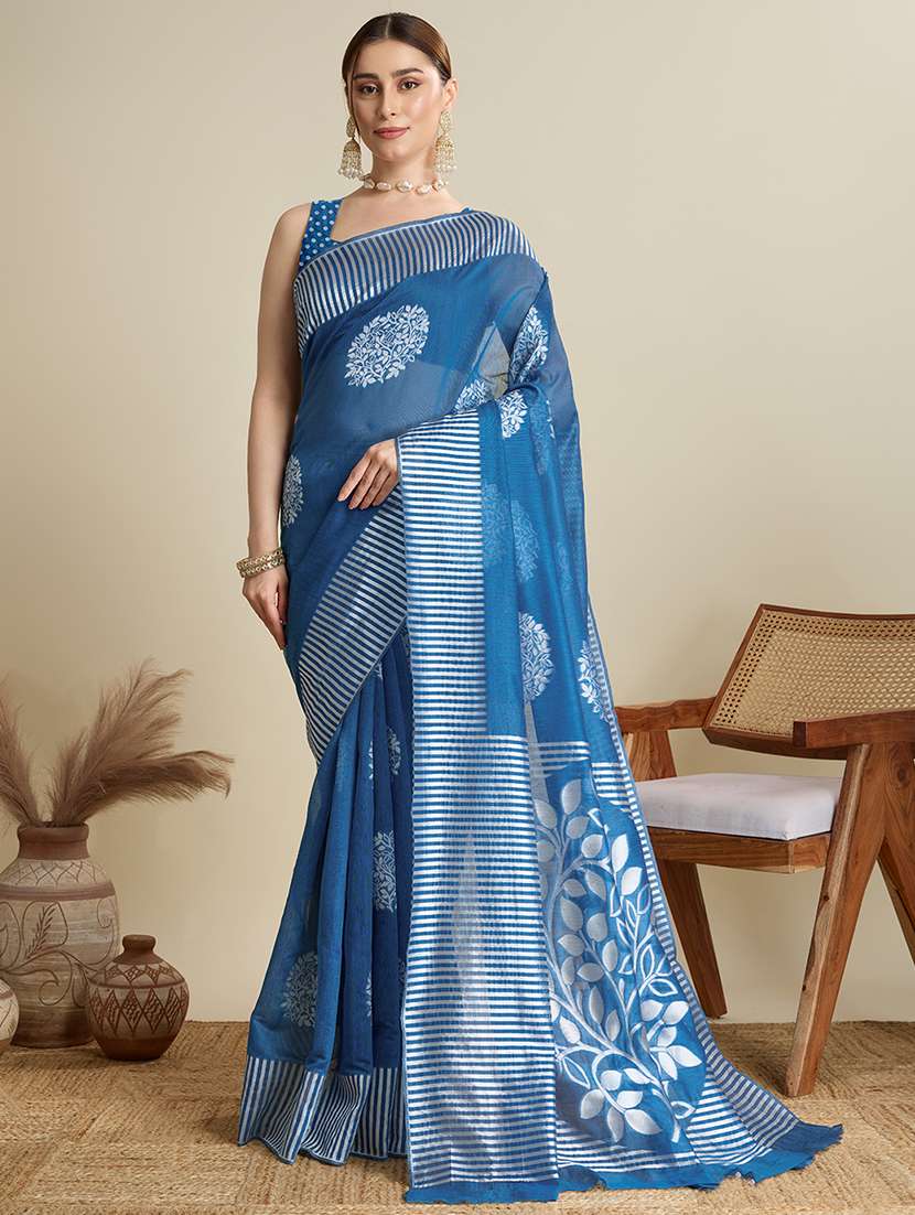 women self design bordered saree with blouse