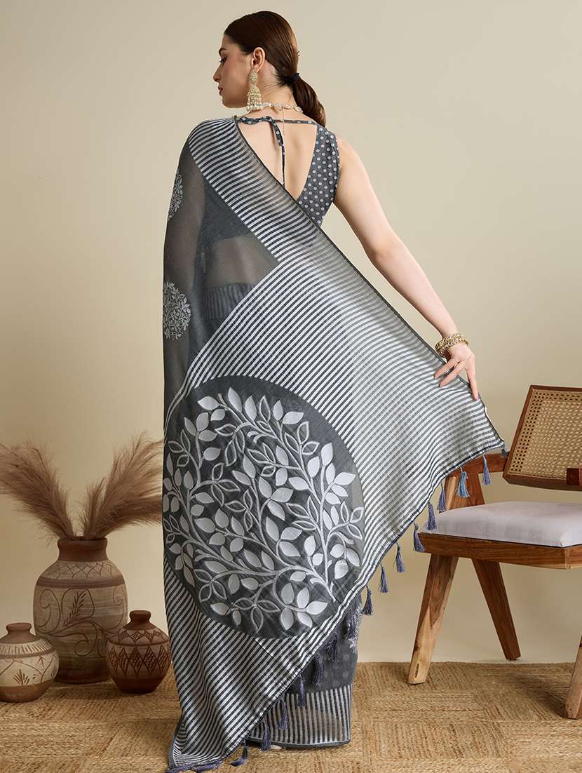 women self design bordered saree with blouse - 22187809 -  Standard Image - 3