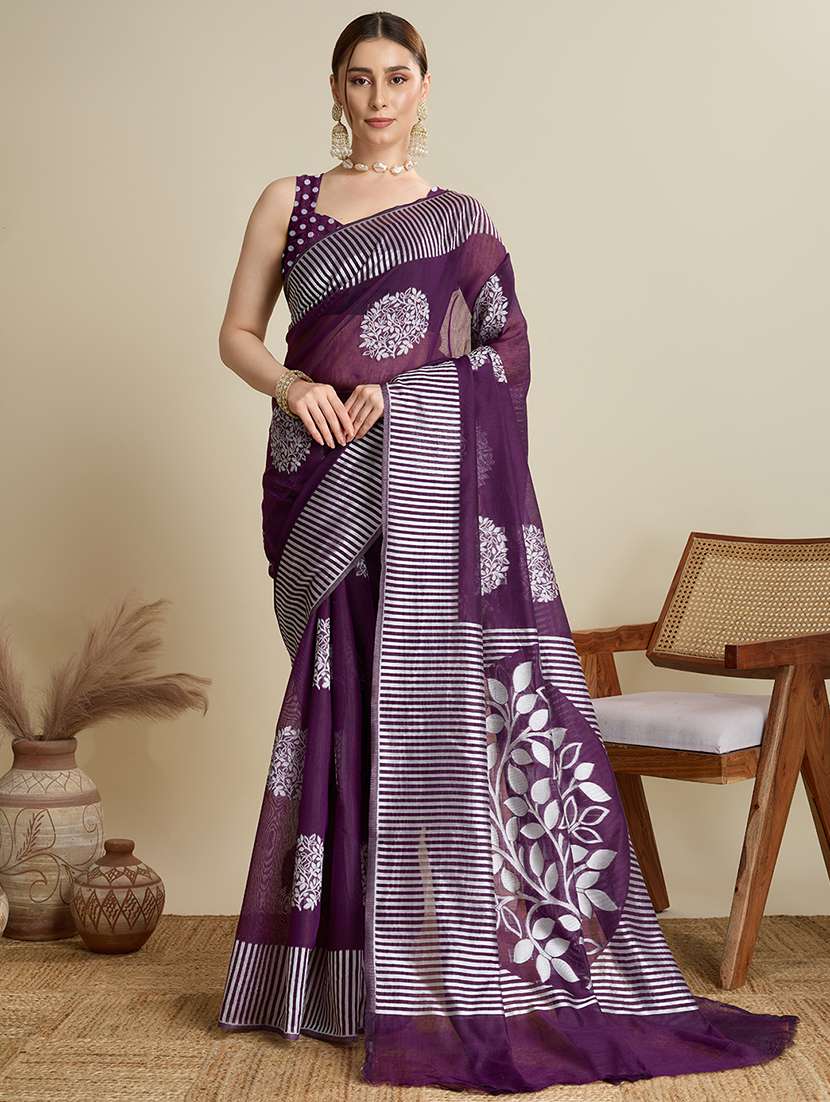 women self design bordered saree with blouse