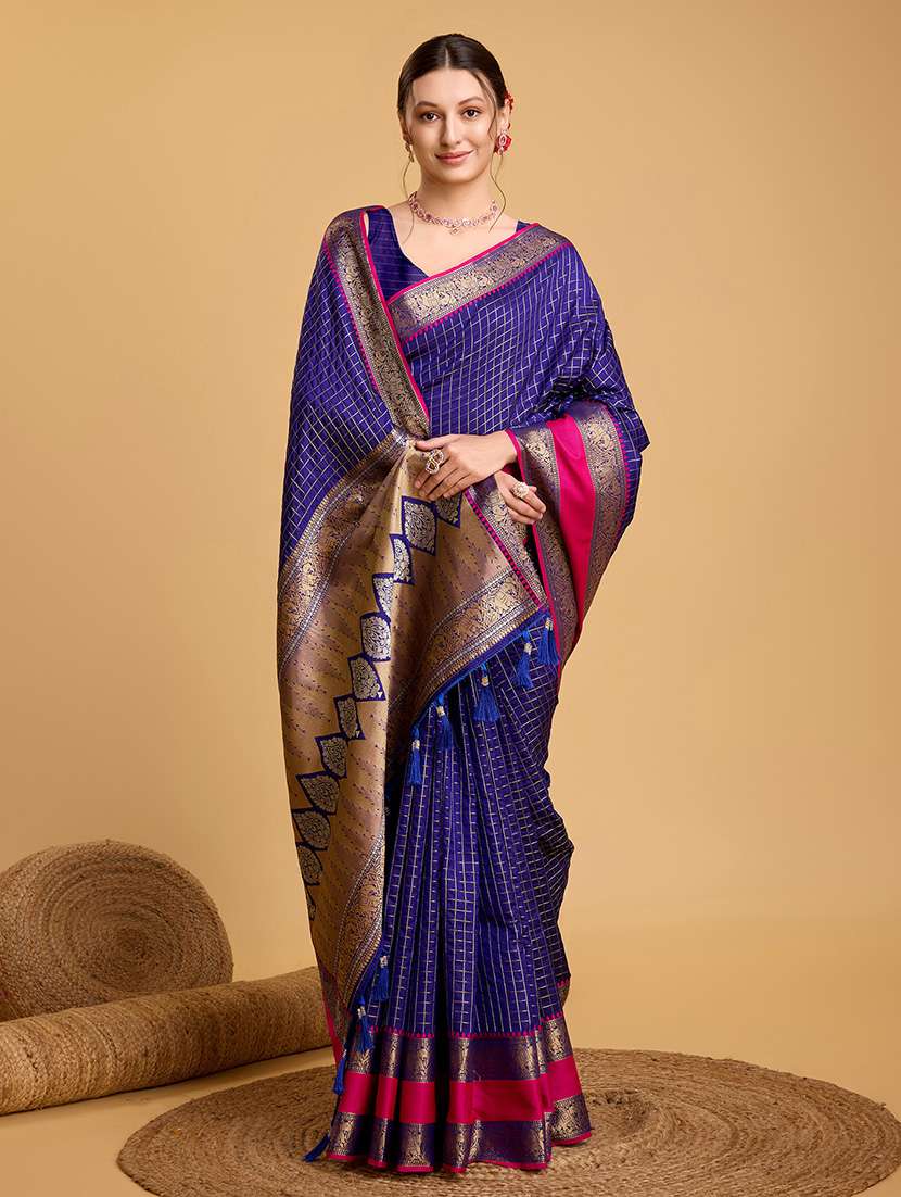 women checkered bordered saree with blouse
