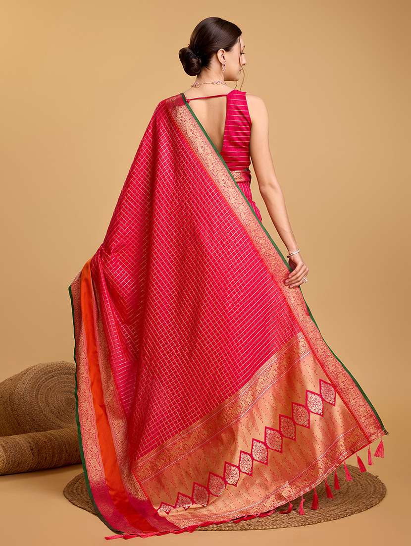 women checkered bordered saree with blouse - 22187855 -  Standard Image - 3